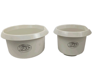 Vintage Set Of Tupperware 30th Anniversary Mixing Bowls #1368-2 & 1366-2 Beige