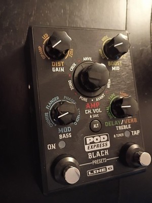 Line 6 POD Express Black Guitar Effects Pedal