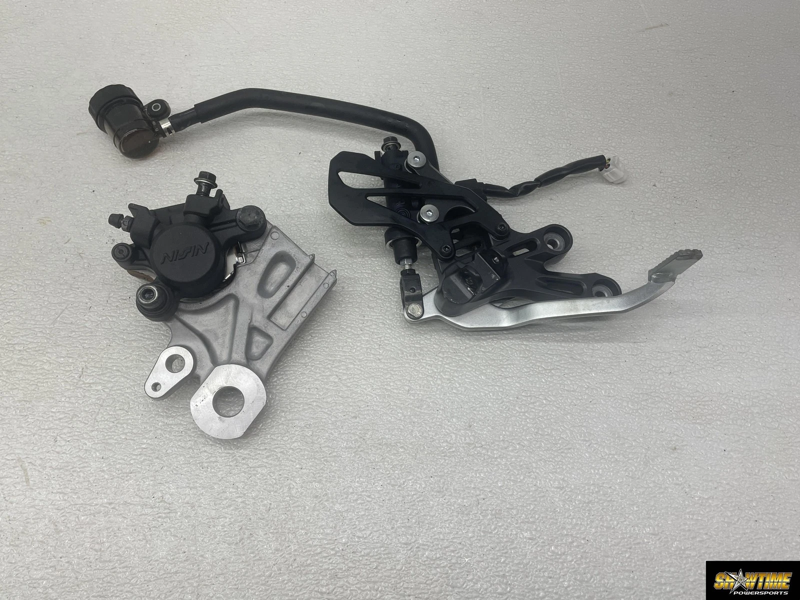 22-26 YAMAHA YZF R7 REAR BACK BRAKE CALIPER MASTER CYLINDER RIGHT REARSET MOUNT