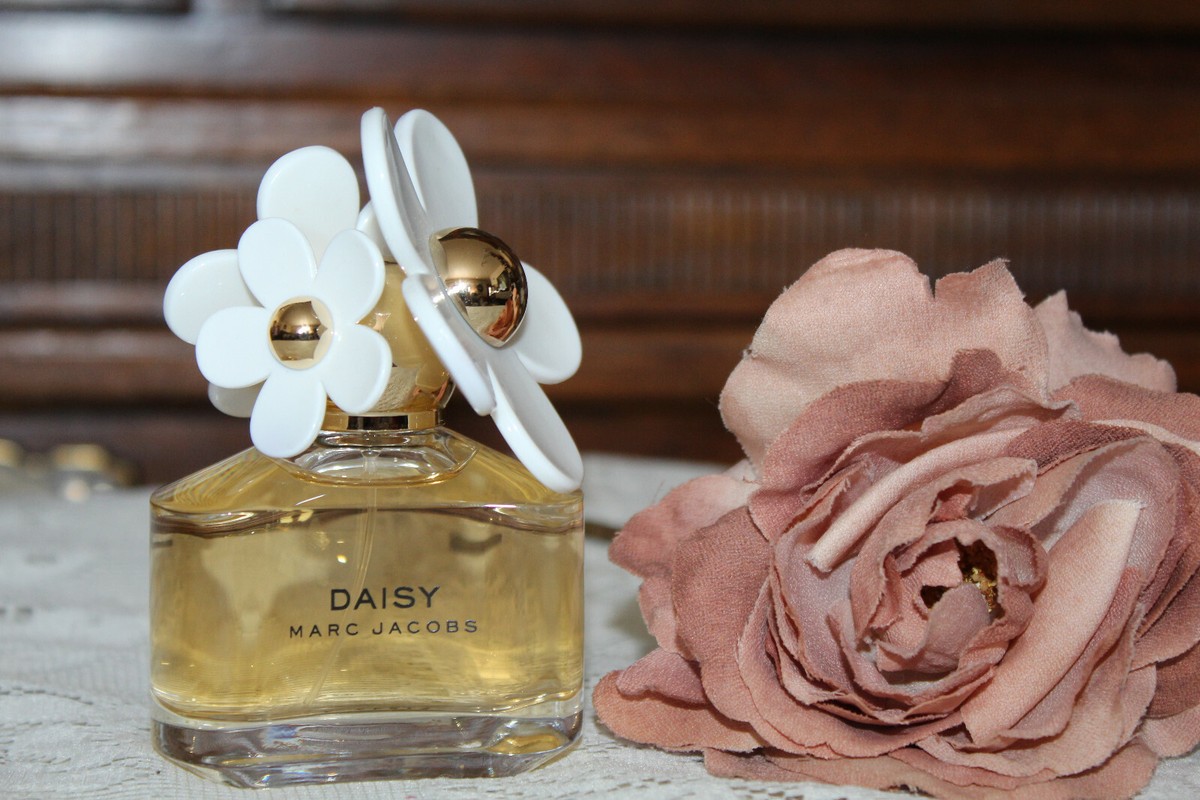 Marc Jacobs Daisy Eau De Toilette Spray 50ml | eBay