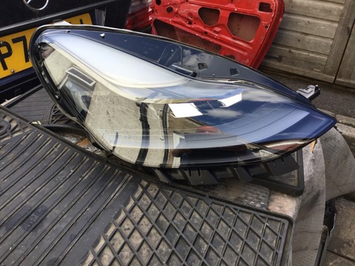 Tesla Model 3 Offside Headlight 1514953-00-D 2020 Facelift Model Brackets Damage - Picture 13 of 13