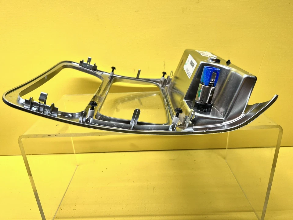 Jeep Liberty 2003-2007 panel de instrumentos bisel 5KC22XZAAB Foto 3 de 4