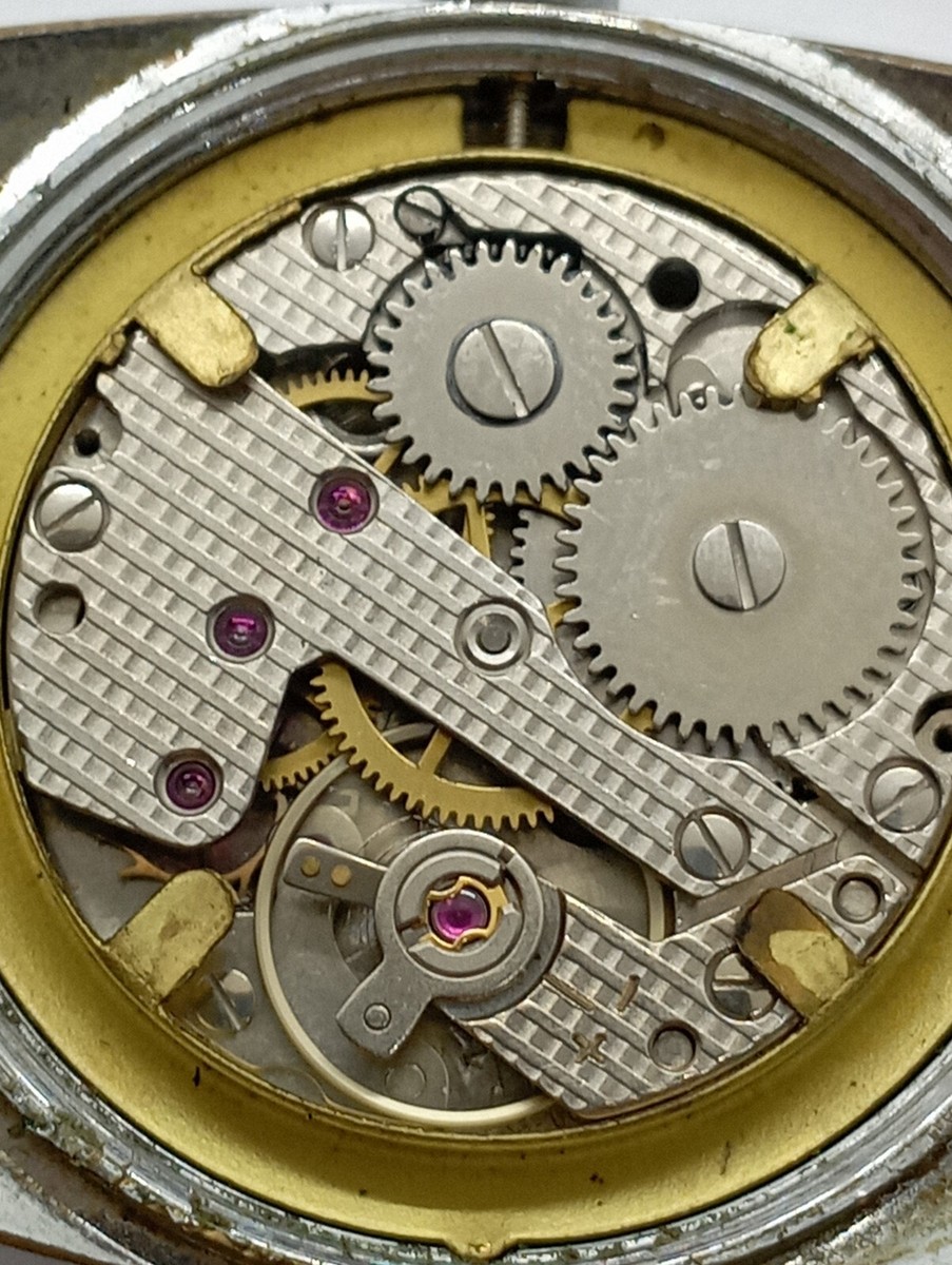 Vintage NEWTON Watch Cal. FE 233-60 France Ebauche Working Read