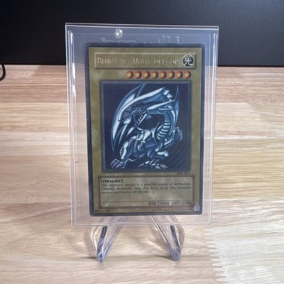 Konami Yu-Gi-Oh! TCG Blue-Eyes White Dragon SDK-001 Ultra Rare Unlimited Holo