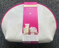 Champneys Spa Indulgence - Spa Indulgence Best Of Spa Deluxe Gift Set - New Rare
