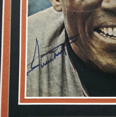 Willie Mays Signed Framed 8x11.5 Magazine Page Giants Beckett