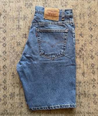 Levi's 505 Regular Fit Blue Denim Shorts Zip Fly 5-Pocket Medium Wash