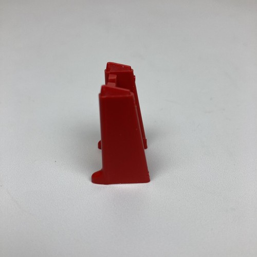 1 Red General 1970 Milton Bradley Stratego Game Replacement Pieces - Picture 2 of 4