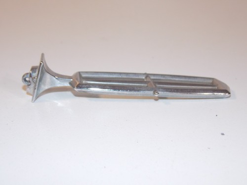 Vintage Lincoln Town Car Vehicle Hood Emblem Badge Ornament - Picture 4 of 8