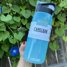 NWT-CAMELBAK Blue 32 OZ, BPA, BPS & BPF Free Pivot Water Bottle