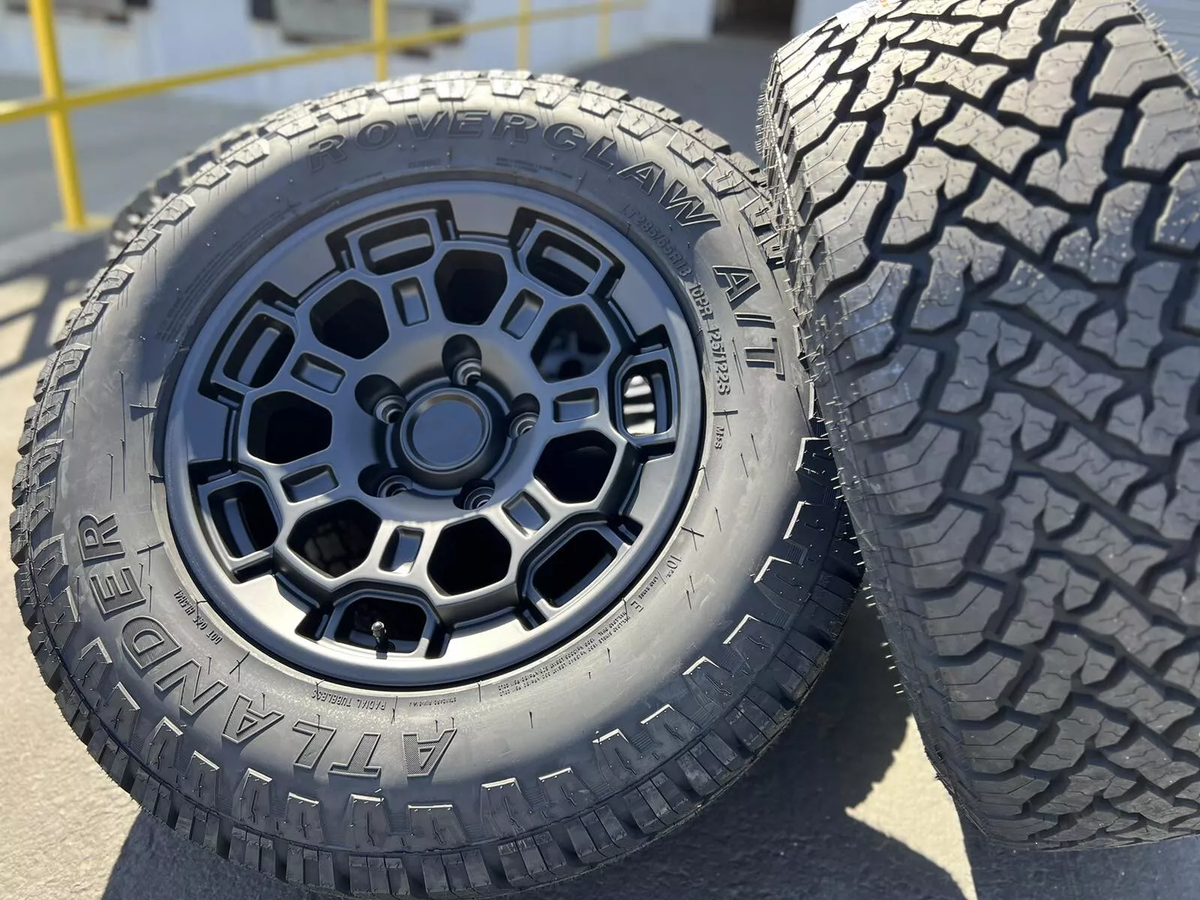 良好 トヨタ オプション RAYS TRD 5穴 バリ溝 225/45R18 良好 トヨタ オプション RAYS TRD 5穴 バリ溝 225/45R18 - メルカリ