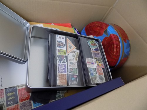 10KG BOX WORLD STAMPS ACCUMULATION STOCKBOOKS/TINS/ON CARDS/LOOSE ETC 1000s - 第 5/24 張圖片