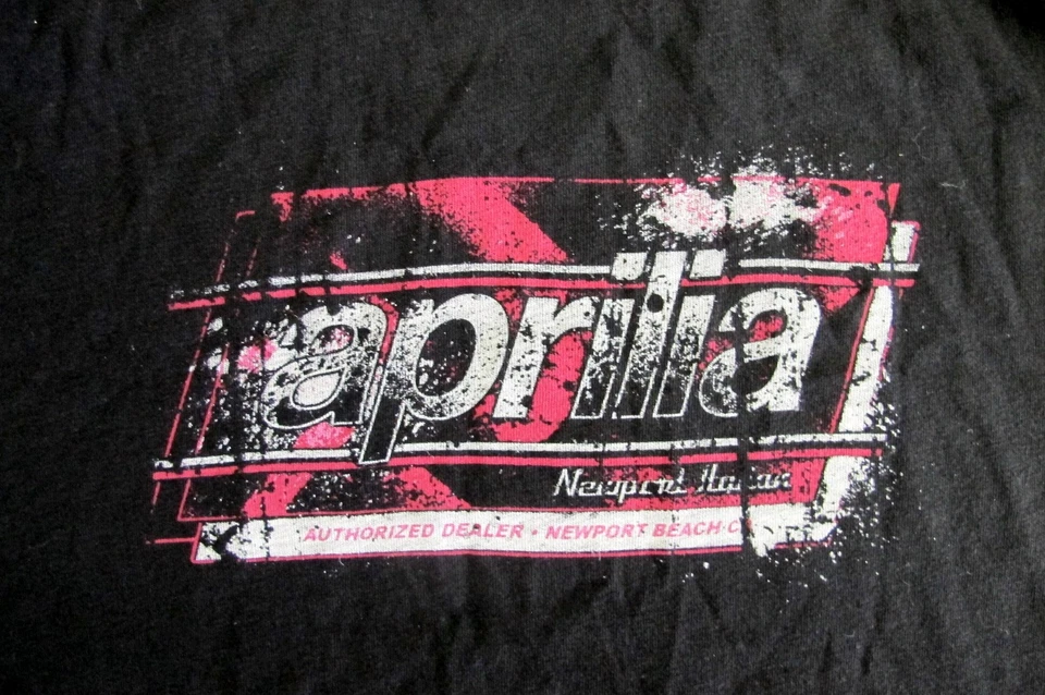 Aprilia - Camiseta Newport distribuidor italiano - Negra - Talla S Foto 2 de 3
