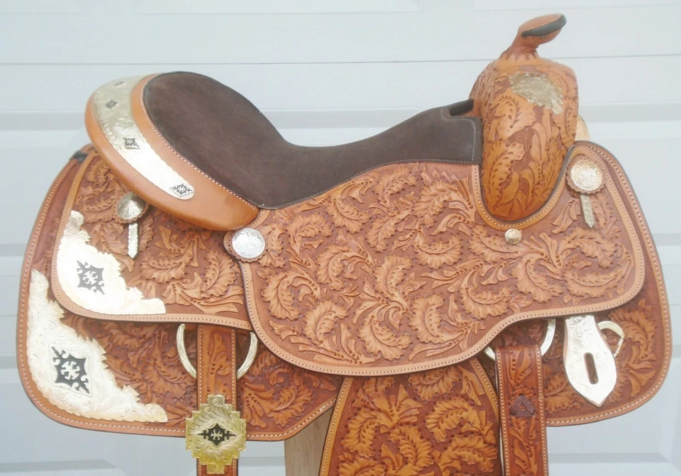 НОВОЕ 16-1/2-ДЮЙМОВОЕ СЕРЕБРЯНОЕ КОРОЛЕВСКОЕ СЕДЛО Premier Contender Show ~ ОТЛИЧНОЕ СОСТОЯНИЕ ~ ОБРАБОТАННОЕ ~ ЗАГРУЖЕННОЕ СЕРЕБРО - Изображение 4 из 4