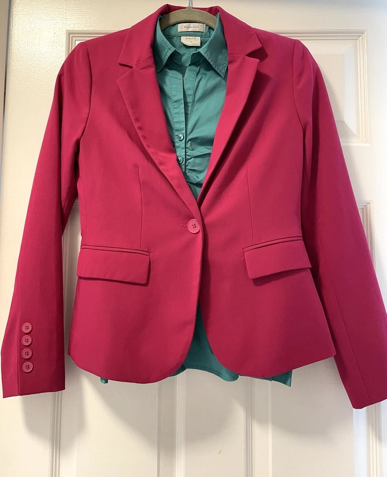 Traje de Oficina Formal F21 Chaqueta Talla S/P y Camisa de Vestir Vanheusen Talla XS Foto 4 de 4