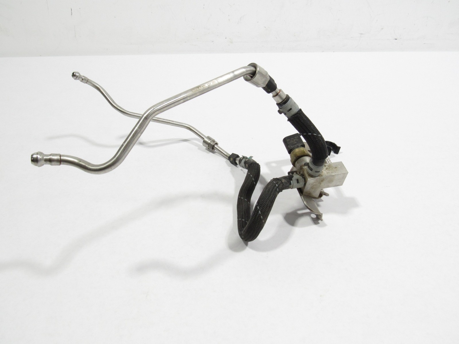 12-18 Bentley Continental GT W12 2015 6.0L Fuel Pressure Pipe Line Hose !:A