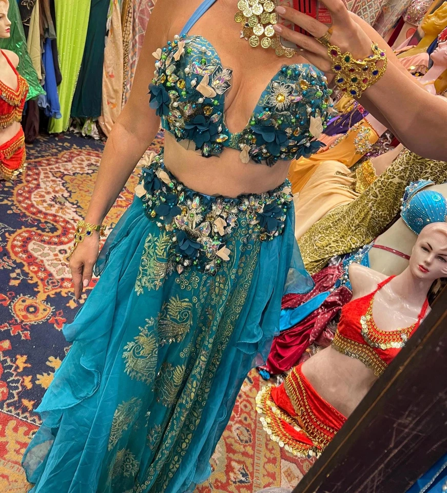 Disfraz profesional de danza del vientre de encaje verde: traje de espectáculo de cristal hecho a mano Foto 2 de 4