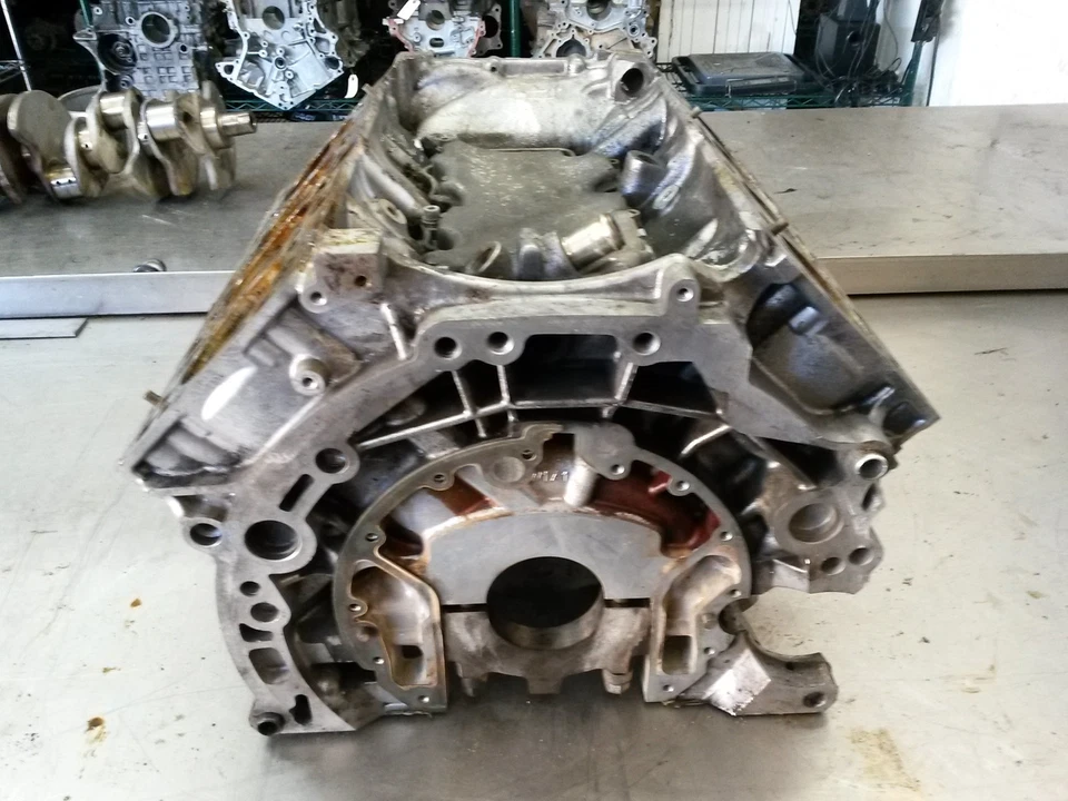 Bloque de cilindros de motor para 04-07 Volkswagen Touareg 4.2 077103021AM Foto 2 de 4