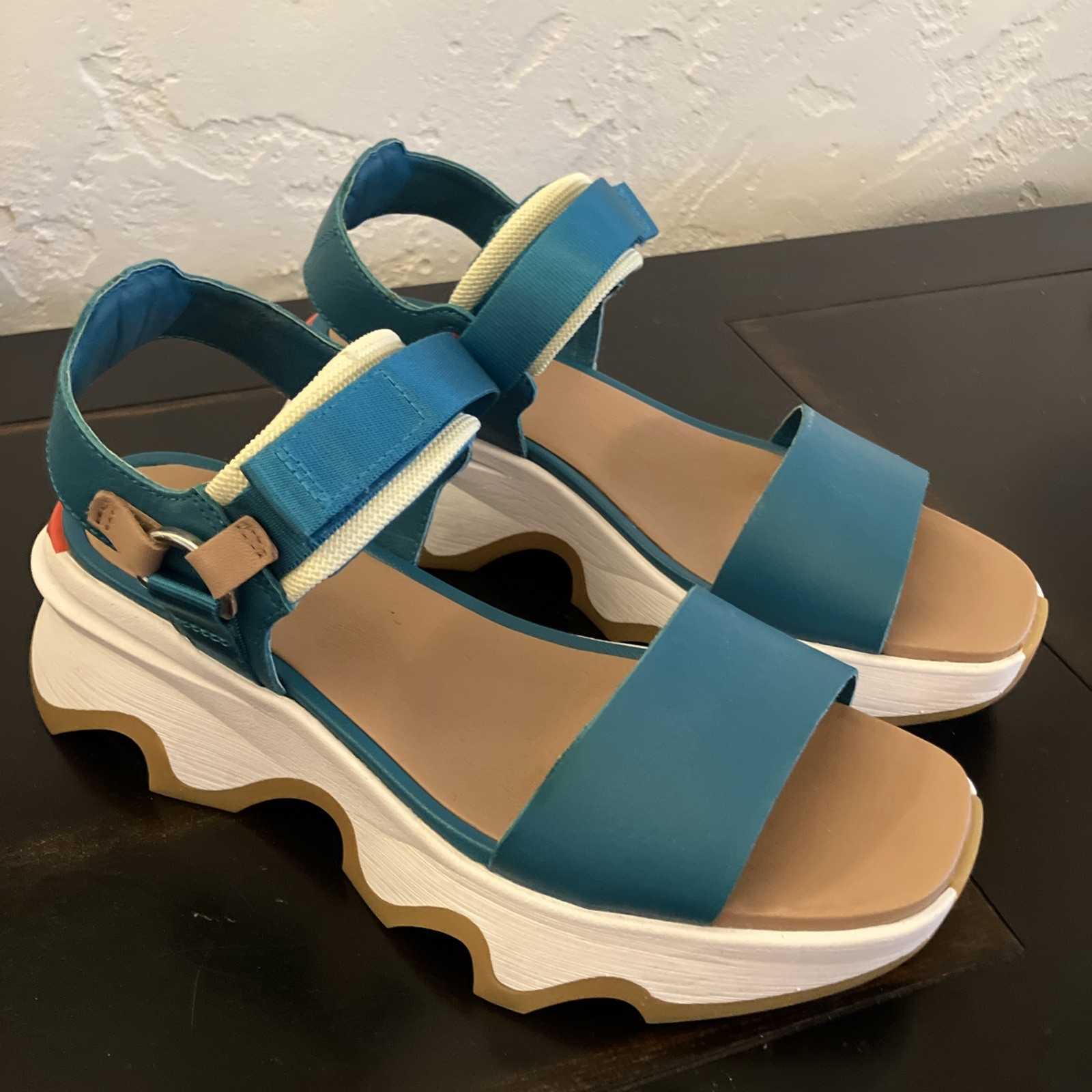 Sorel Women's Kinetic Impact Y Strap High Sandals Size 8 US