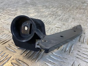 BMW 3 E90 E91 2006 Rechts Halterung Stoßstange Stoßfänger vorne 7136828