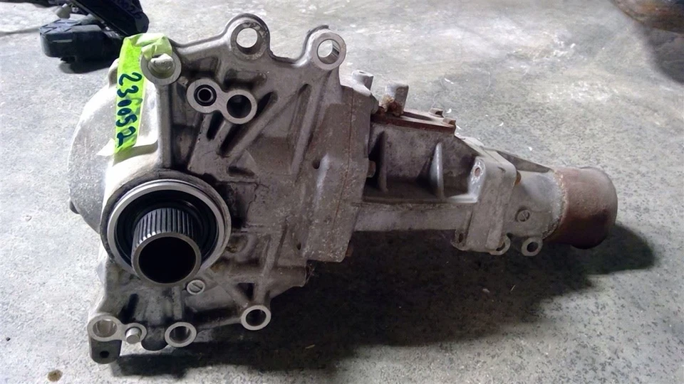 2008 08 Mitsubishi Outlander Transfer Case AWD 95888 - Image 2 of 4