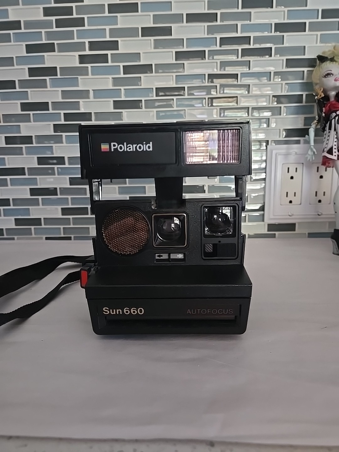 Polaroid Camera Sun 660 Autofocus Instant Camera w/ Strap  UNTESTED-image