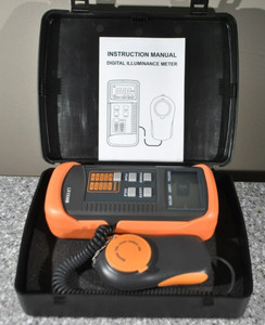 Dr. Meter LX1330B Digital Illuminance Light Meter w/ Case 0.1-200,000 Lux