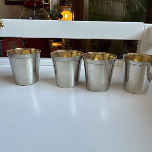 Vintage Flachmann mit Schweinsleder gefüttert Edelstahl mit Etui und Schnapsgläsern - England - Bild 12 von 14