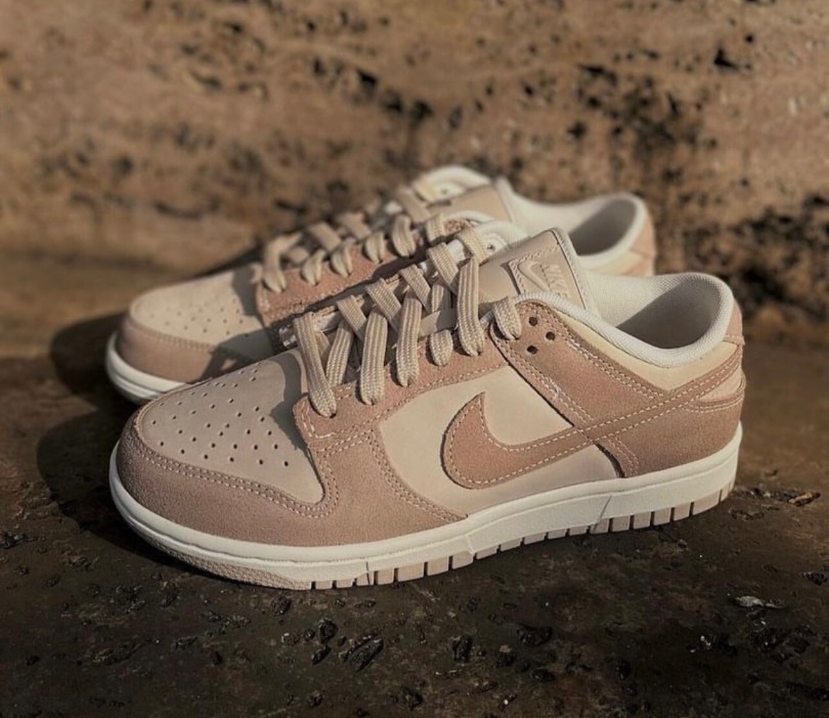 sand nike dunks