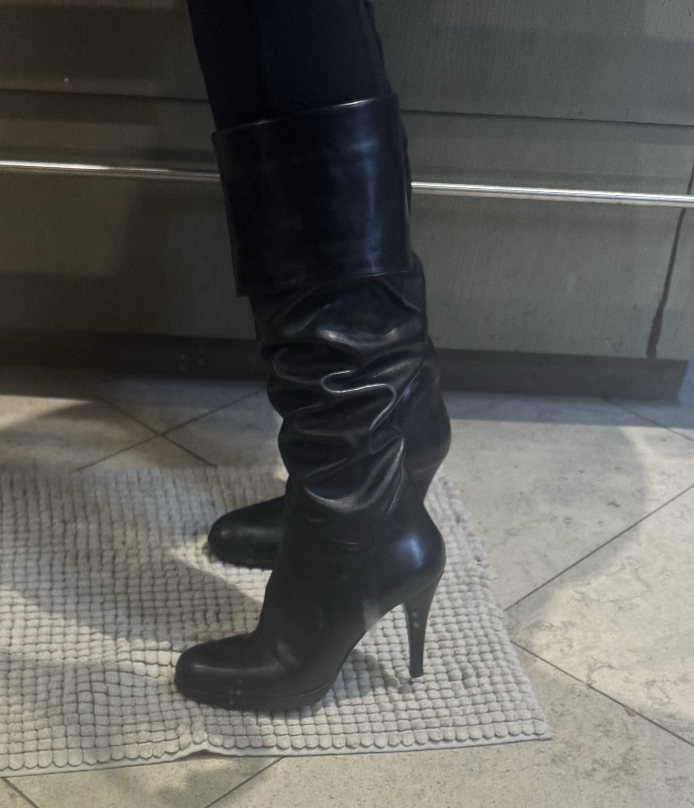 VTG Pristine Leather Adjustable Height Platform B… - image 1