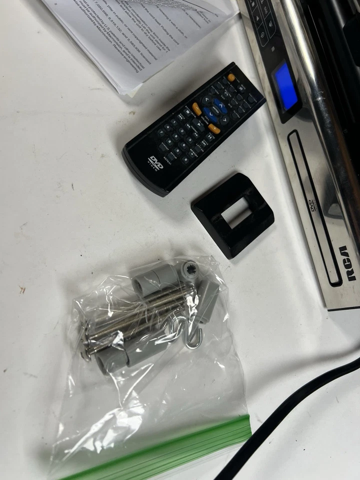 RCA 15" LCD Swivel Screen TV DVD Combo Under Cabinet SPS36123 - Bad DVD Door - Image 2 of 4