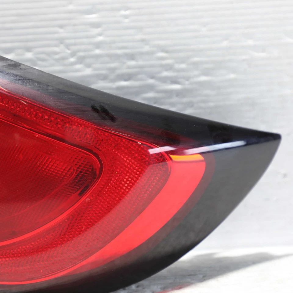 2017-2020 Chrysler Pacifica LED Right Side Tail Light Assembly OEM - Image 4 of 4