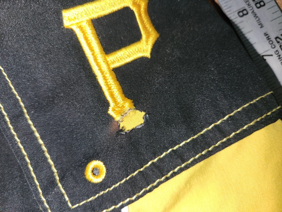 PITTSBURGH PIRATES GIII SWIMSUIT SHORTS ADULT MEDIUM issues - Image 3 of 4