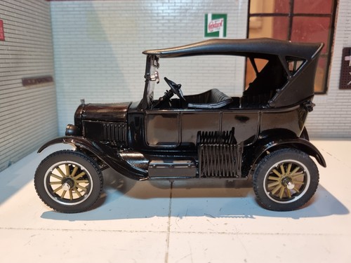 Ford Model T Touring 1925 1:24 Scale RARE 1903 Detailed Diecast Sun Star - Picture 3 of 9