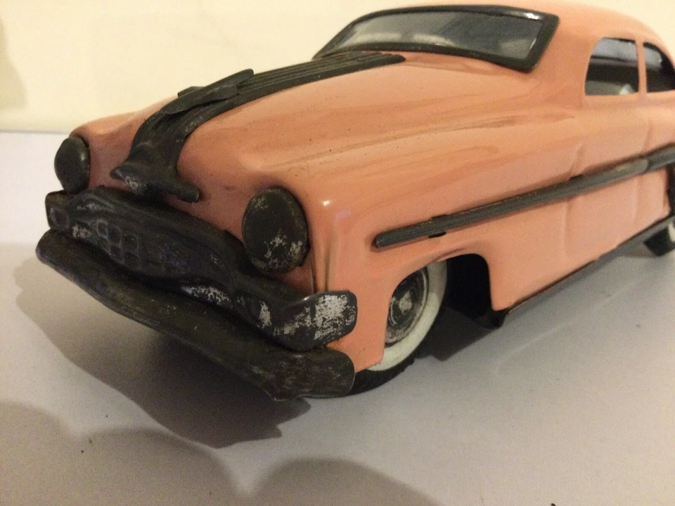 MINSTER DELUXE PONTIAC Friction Tin Plate Car 1954 SUPER RARE PINK ORIGINAL BOX - Image 3 of 4