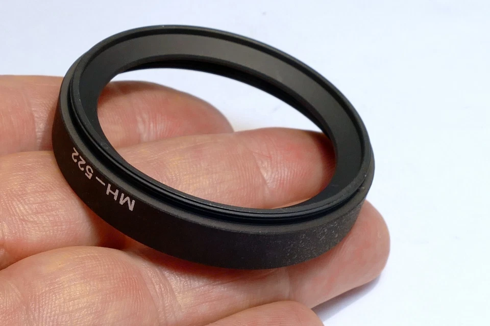 Pantalla para parasol Tokina MH-522 (52 mm) de metal 35 mm F2,8 AT-X DX - teads femeninos Foto 3 de 4