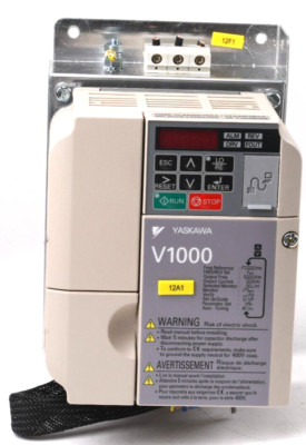 Yaskawa V1000 CIMR-VC4A0001BAA Frequenzumrichter Vektormotor 1,2 A 0,37 kW 480 V