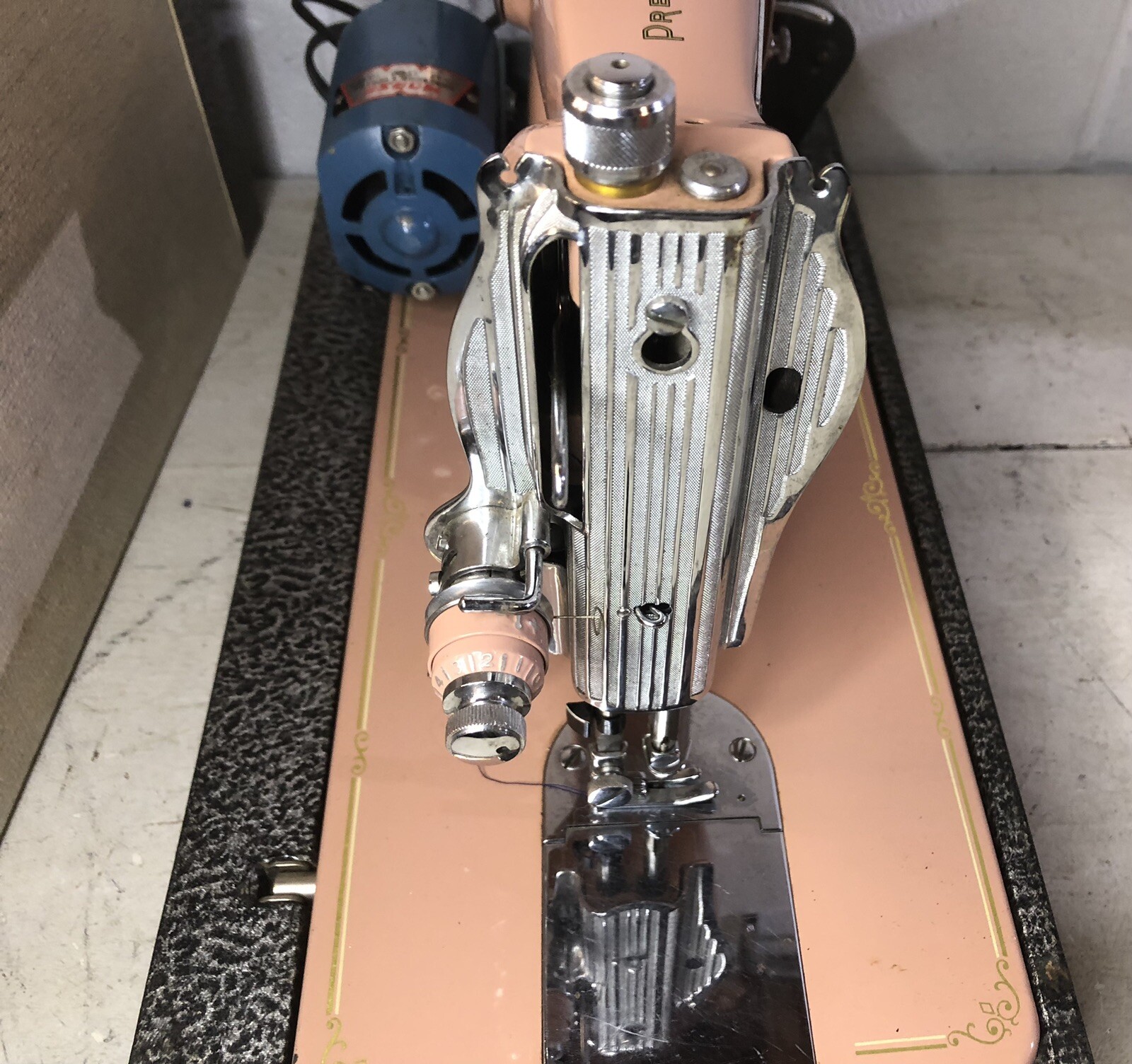 VTG 1950s Good Housekeeper Model CB Deluxe Precision Pink Sewing