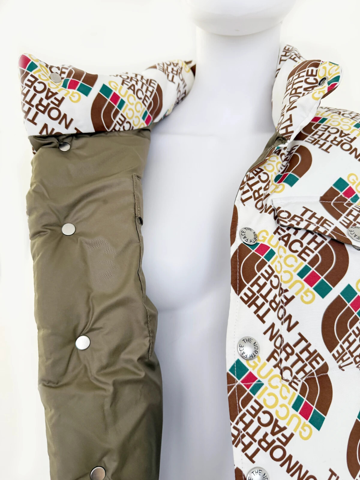 THE NORTH FACE X GUCCI 2021 LOGO PRINTED PUFFER VEST SIZE M image 3