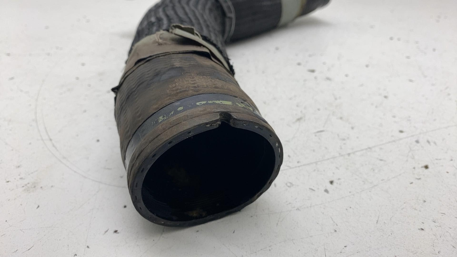 ⭕17-20 Maserati Levante Intercooler Pressure Air Intake Pipe Tube Hose 670039138