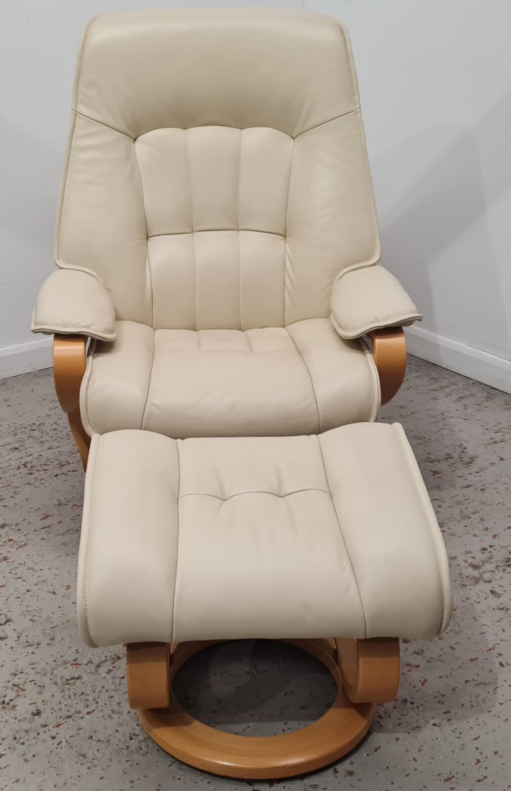 Himolla ZeroStress Leather Recliner Chair with Matching Footstool