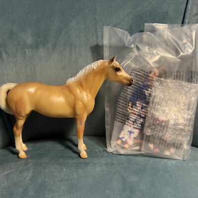 Breyer 2022 Holiday Pony Playset #712460 POA Palomino Mia w/ Doll & Acc. New