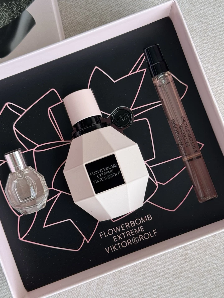 Viktor & Rolf Flowerbomb Extreme Set de Regalo de 3 Piezas —50ml + 10ml Viaje + 7ml Mini Foto 2 de 4