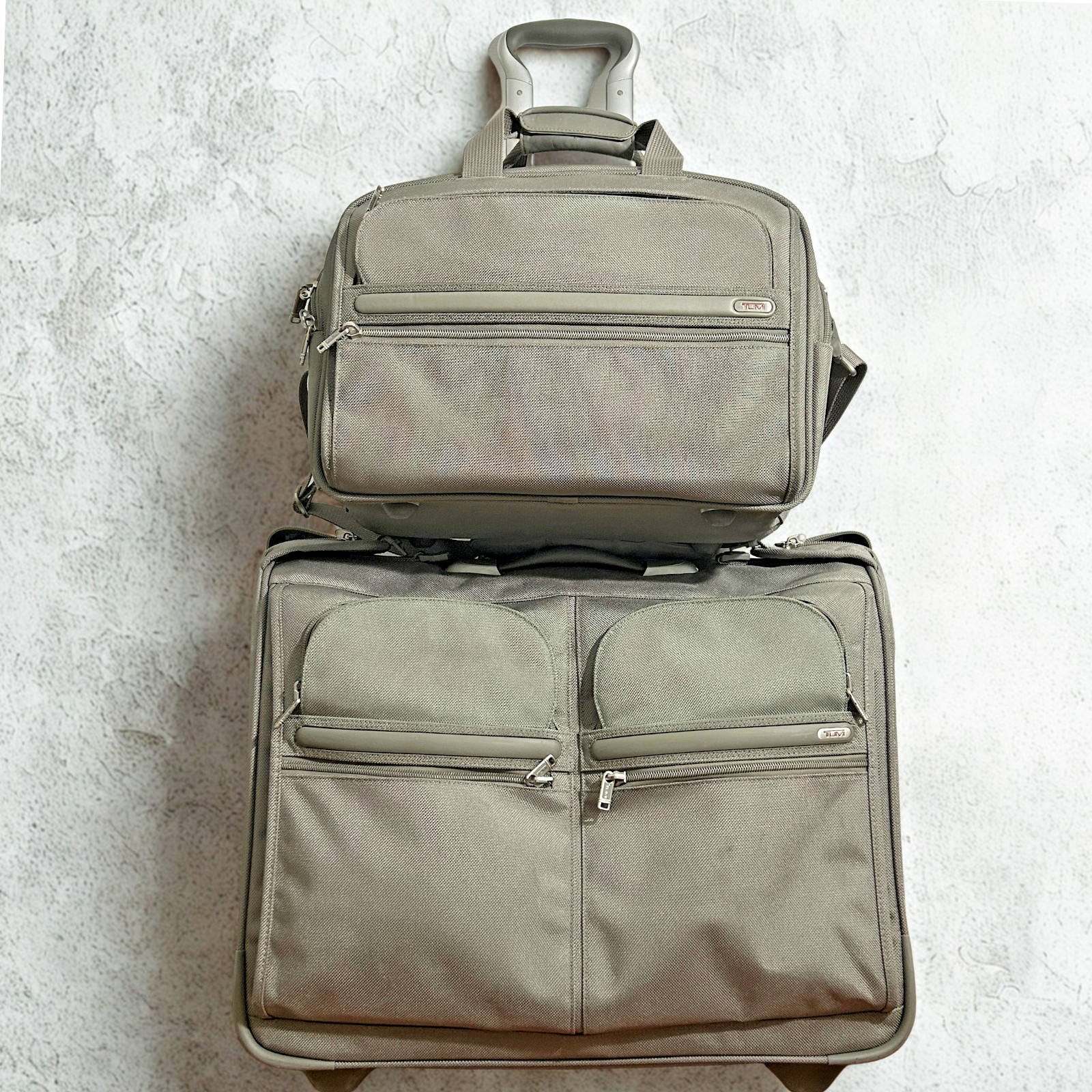 Set Carryon Rolling Suitcase Garment Bag Gray/tan Ballistic