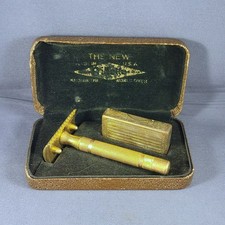 Gillette THE NEW Razor - 1930's - Made in USA - CLEAN - Slim Handle - w/ Case