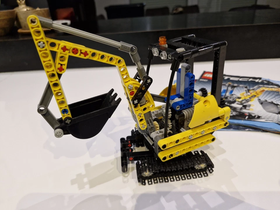  Lego Technic La Chargeuse Compacte 8047 Année 2010 - Photo 3/4