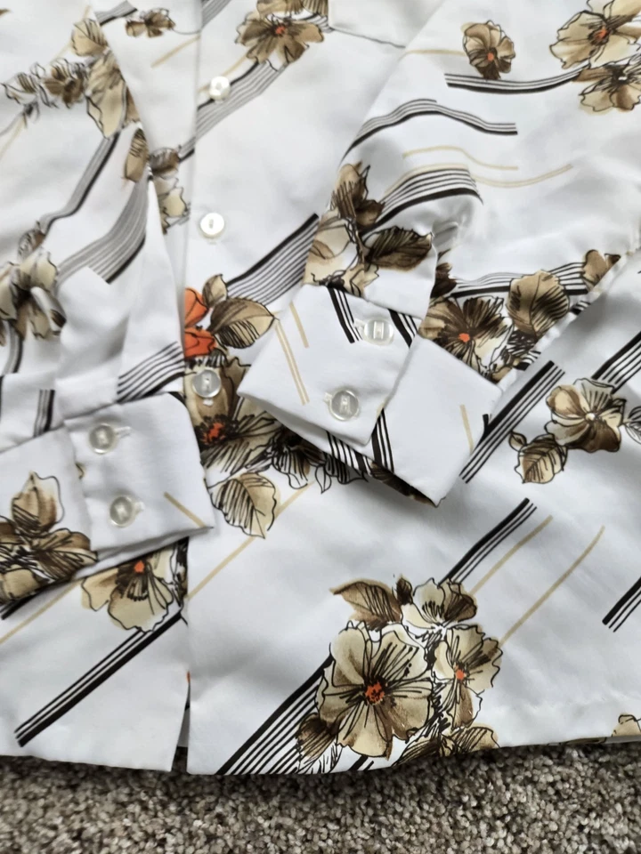Vintage Paul Howard Shirt Mens Medium White Floral Print Disco 70s Button Up - Image 3 of 4