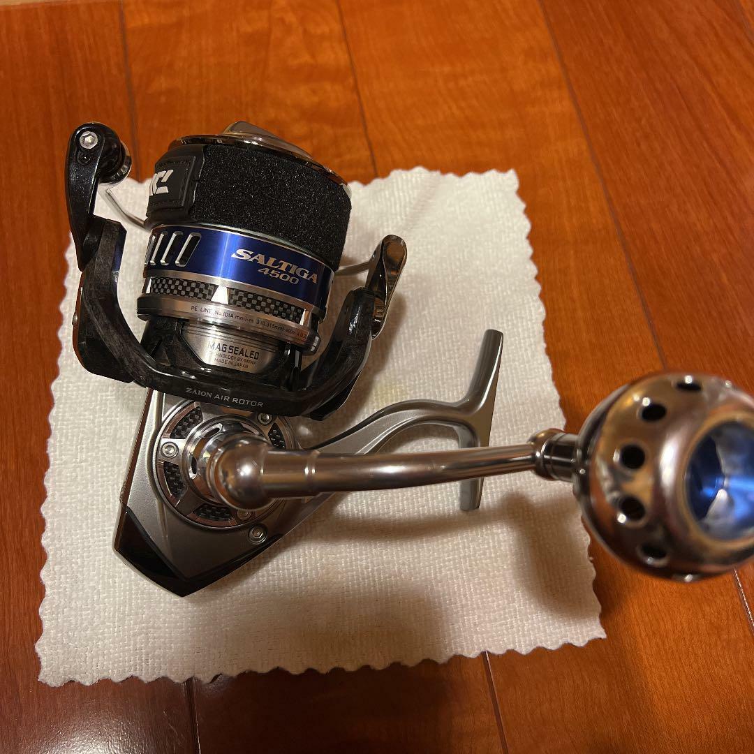 Daiwa 10 Saltiga 4500 Spinning Reel / Some scratches and stains