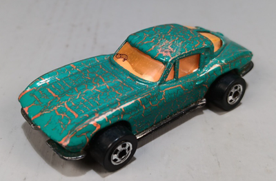 旧いホットウィール 1980年代リアルライダースSplit Window ‘63 Hot Wheels 63 Split Window Corvette Stingray Green Crackle Paint