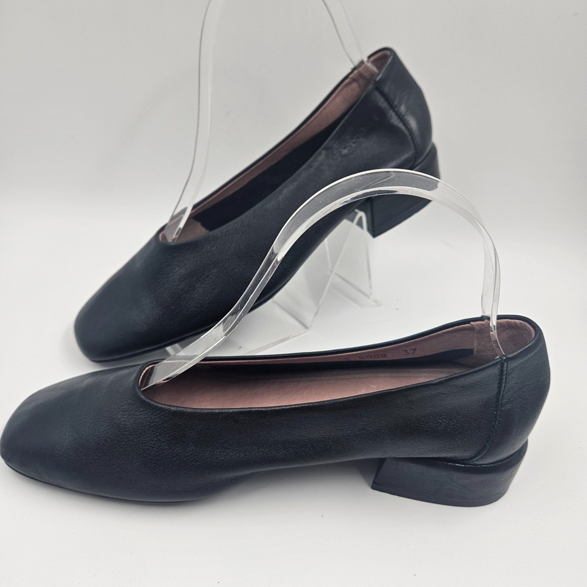 Wonders Womens Shoes Classic Gel Memory Black Leader Size 37 Slip - Main Image